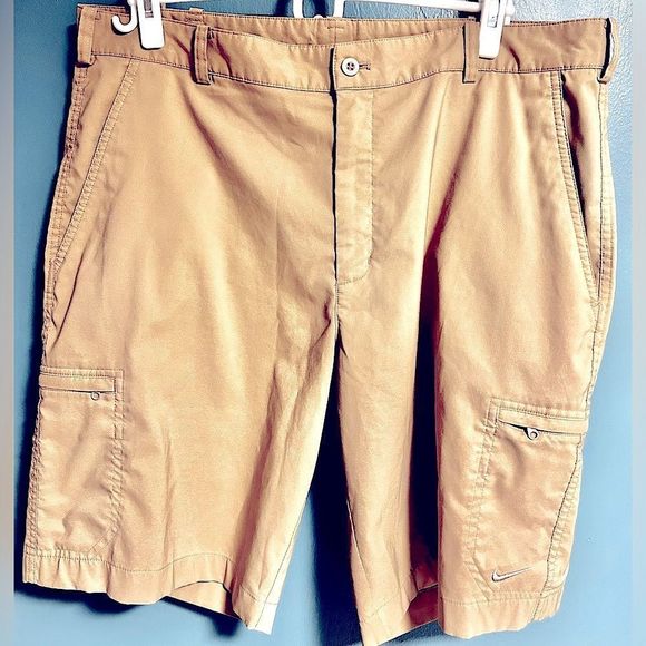 Men’s Nike 36 DRI Fit Golf Boating Tennis Sporting Khaki Shorts - Picture 1 of 3